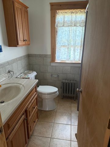 130 Emerald St, Gardner, MA 01440
