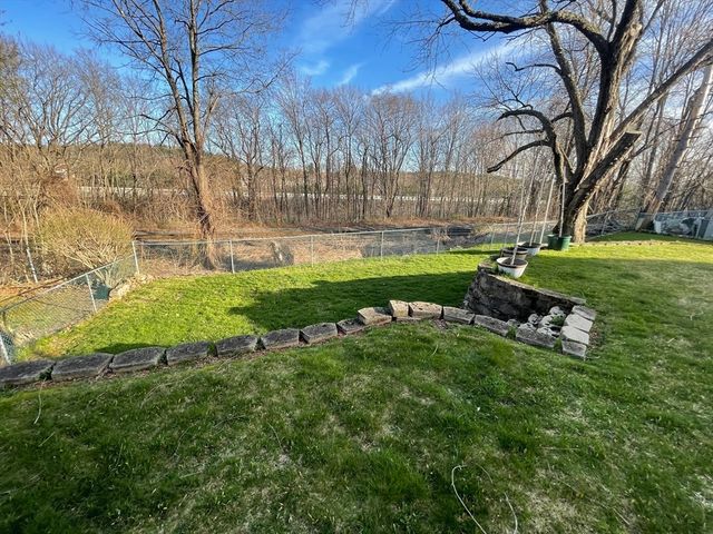 130 Emerald St, Gardner, MA 01440