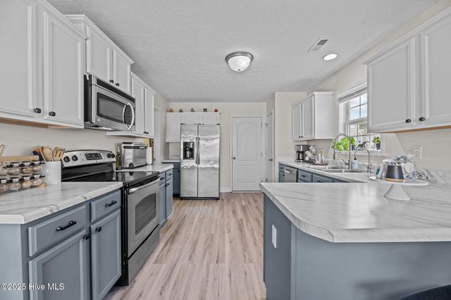 3106 Bettye Gresham Lane, New Bern, NC 28562