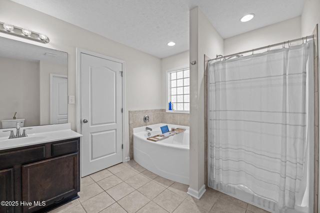 3106 Bettye Gresham Lane, New Bern, NC 28562