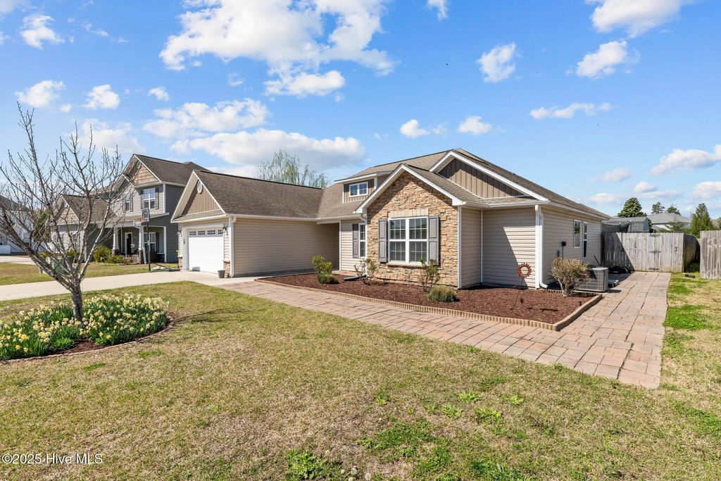 3106 Bettye Gresham Lane, New Bern, NC 28562