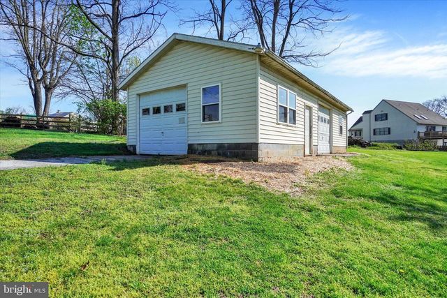 2833 ANITA DR, Dover, PA 17315
