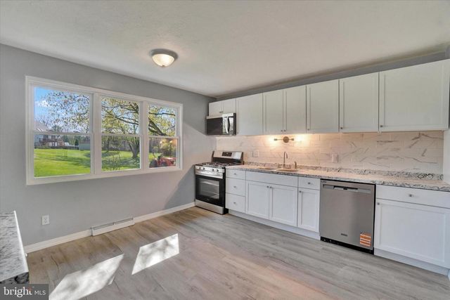 2833 ANITA DR, Dover, PA 17315