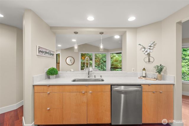 520 176th Lane NE, Bellevue, WA 98008