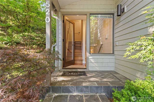 520 176th Lane NE, Bellevue, WA 98008
