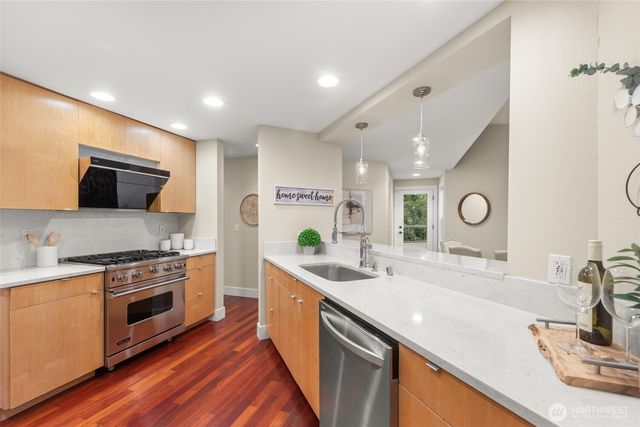 520 176th Lane NE, Bellevue, WA 98008
