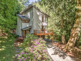 520 176th Lane NE, Bellevue, WA 98008