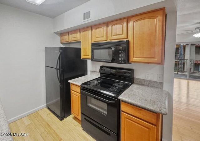 3357 N Country Club Rd Apt 14, Tucson, AZ 85716