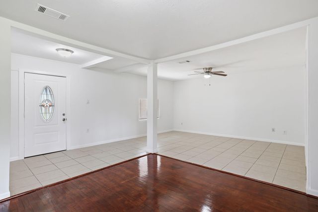 7321 Wiley Road, Houston, TX 77016