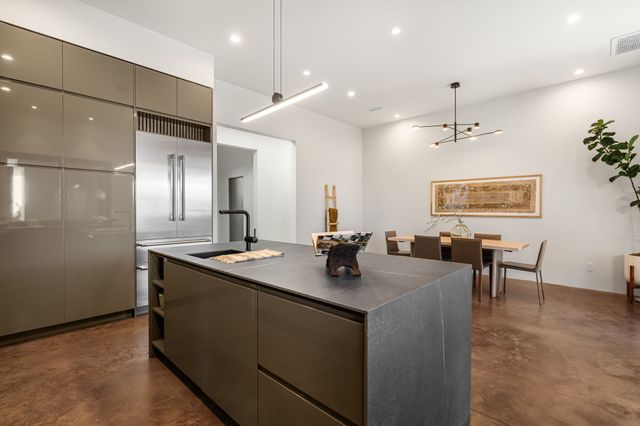 19 Camino Barranca, Santa Fe, NM 87507