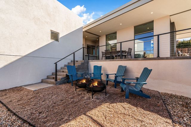 19 Camino Barranca, Santa Fe, NM 87507