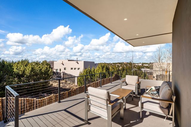 19 Camino Barranca, Santa Fe, NM 87507