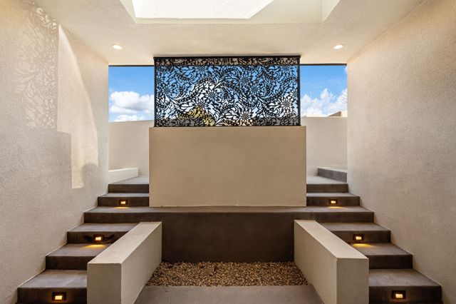 19 Camino Barranca, Santa Fe, NM 87507