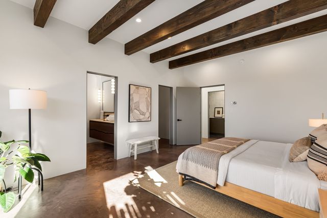 19 Camino Barranca, Santa Fe, NM 87507