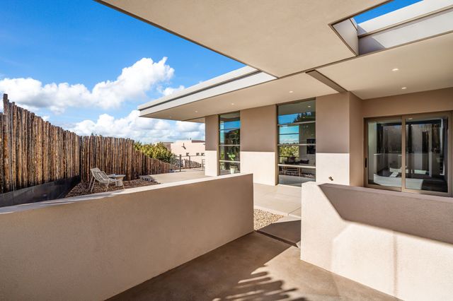 19 Camino Barranca, Santa Fe, NM 87507