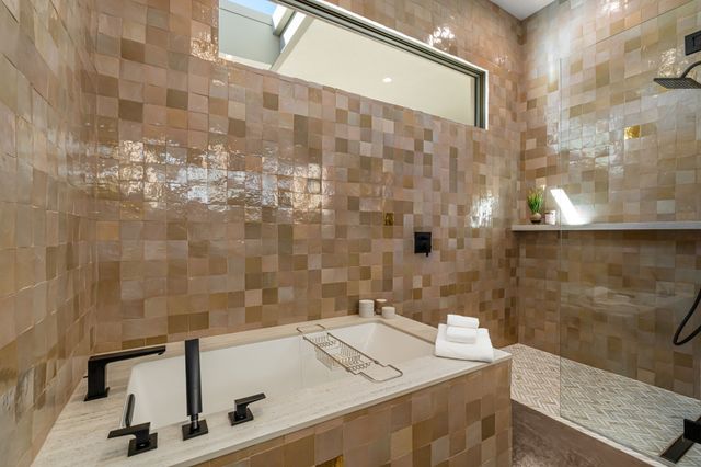 19 Camino Barranca, Santa Fe, NM 87507