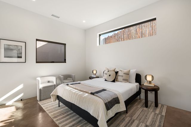 19 Camino Barranca, Santa Fe, NM 87507