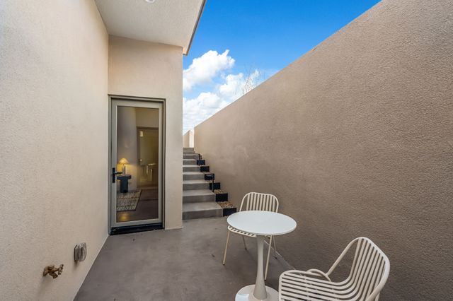 19 Camino Barranca, Santa Fe, NM 87507