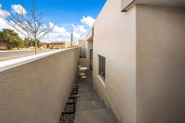 19 Camino Barranca, Santa Fe, NM 87507