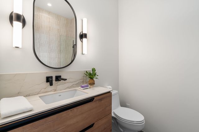 19 Camino Barranca, Santa Fe, NM 87507