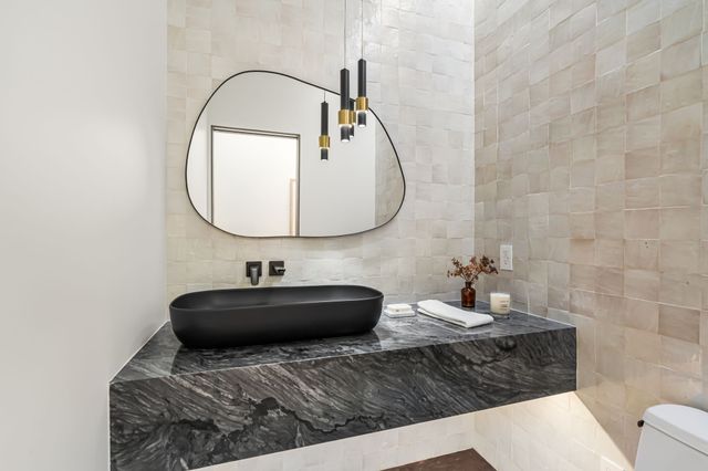 19 Camino Barranca, Santa Fe, NM 87507