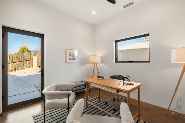 19 Camino Barranca, Santa Fe, NM 87507