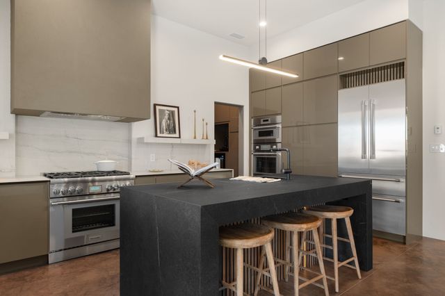 19 Camino Barranca, Santa Fe, NM 87507