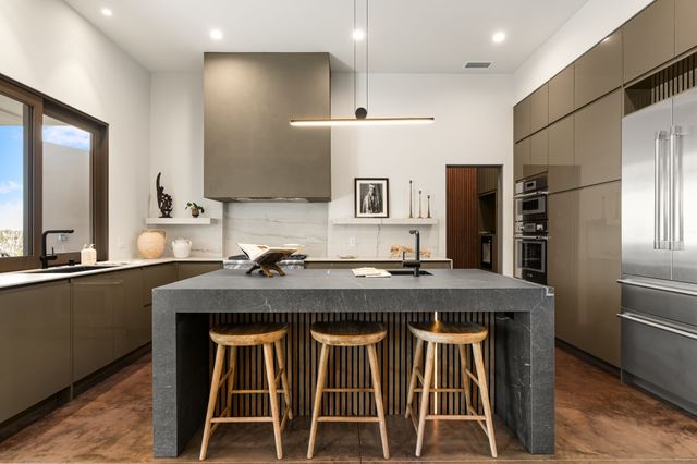 19 Camino Barranca, Santa Fe, NM 87507