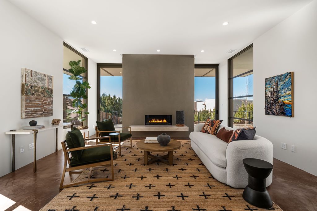 19 Camino Barranca, Santa Fe, NM 87507