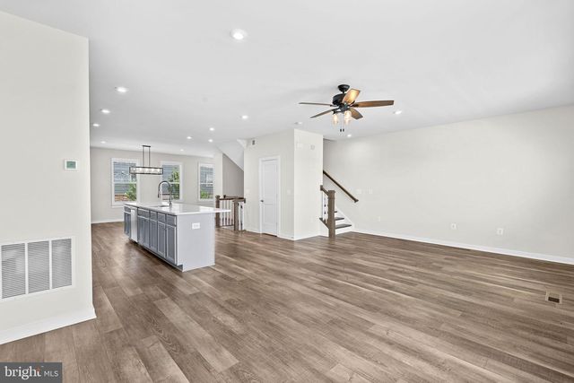 1093 VENIFENA TER SE, Leesburg, VA 20175