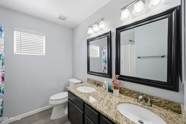 1834 W AMBERWOOD Drive, Phoenix, AZ 85045