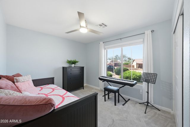 1834 W AMBERWOOD Drive, Phoenix, AZ 85045