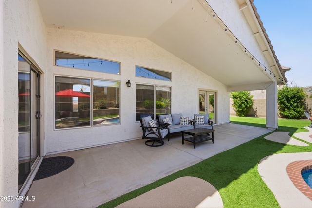 1834 W AMBERWOOD Drive, Phoenix, AZ 85045