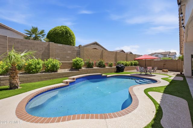 1834 W AMBERWOOD Drive, Phoenix, AZ 85045