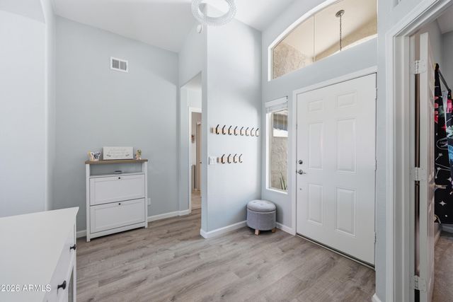 1834 W AMBERWOOD Drive, Phoenix, AZ 85045