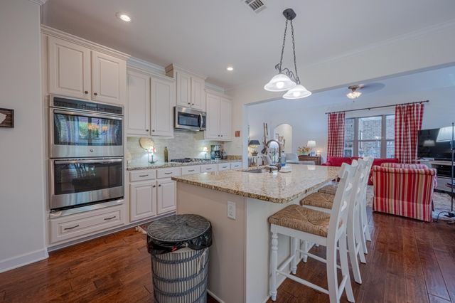 340 DOGWOOD VALLEY DR, Collierville, TN 38017