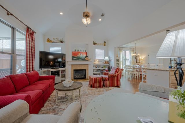 340 DOGWOOD VALLEY DR, Collierville, TN 38017