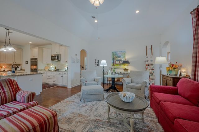 340 DOGWOOD VALLEY DR, Collierville, TN 38017