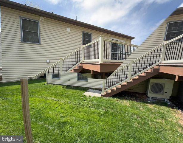 917 CHOWNING DR, Hummelstown, PA 17036