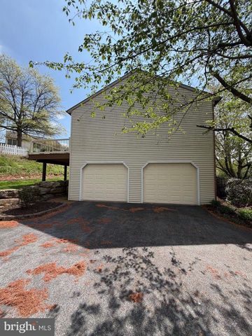 917 CHOWNING DR, Hummelstown, PA 17036