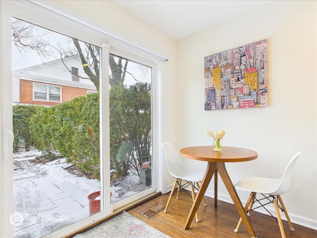 339 Greenleaf Avenue D, Wilmette, IL 60091