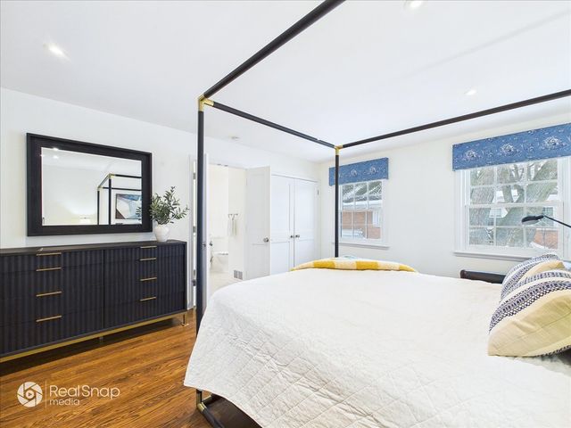 339 Greenleaf Avenue D, Wilmette, IL 60091