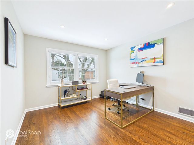 339 Greenleaf Avenue D, Wilmette, IL 60091