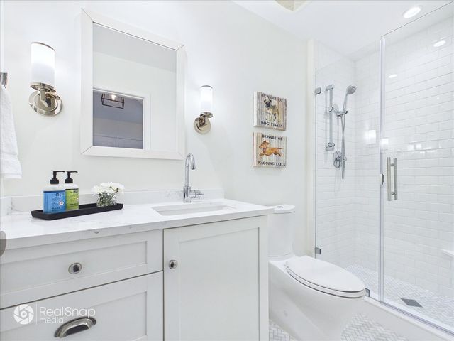 339 Greenleaf Avenue D, Wilmette, IL 60091