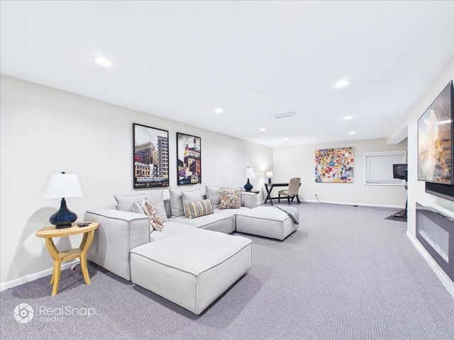 339 Greenleaf Avenue D, Wilmette, IL 60091