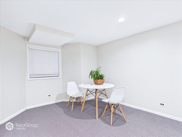 339 Greenleaf Avenue D, Wilmette, IL 60091