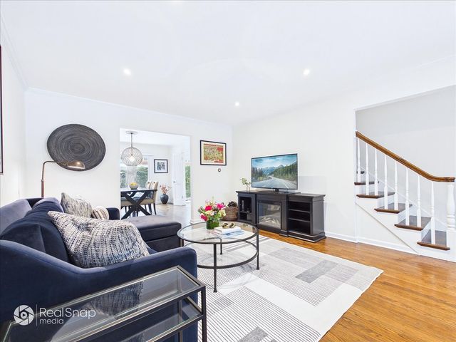 339 Greenleaf Avenue D, Wilmette, IL 60091