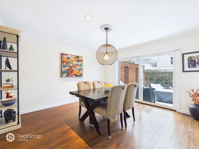 339 Greenleaf Avenue D, Wilmette, IL 60091