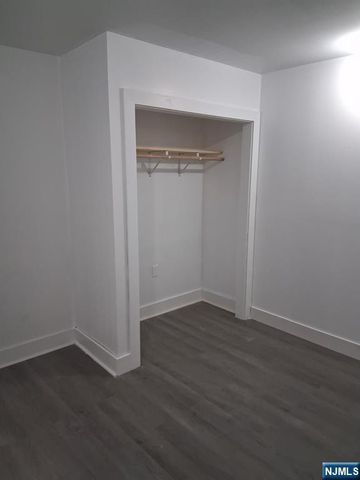 715 17th Street, Newark, NJ 07103