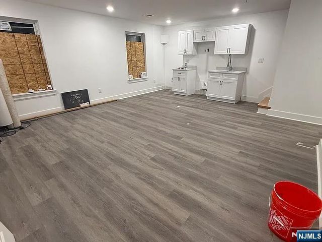 715 17th Street, Newark, NJ 07103